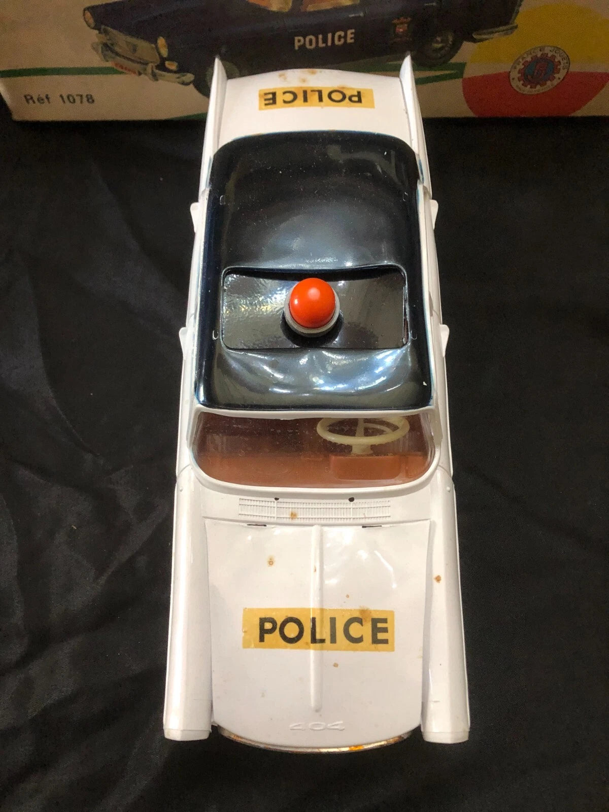 Peugeot 404 – Jouet ancien de la marque France Jouets, réf. 1078