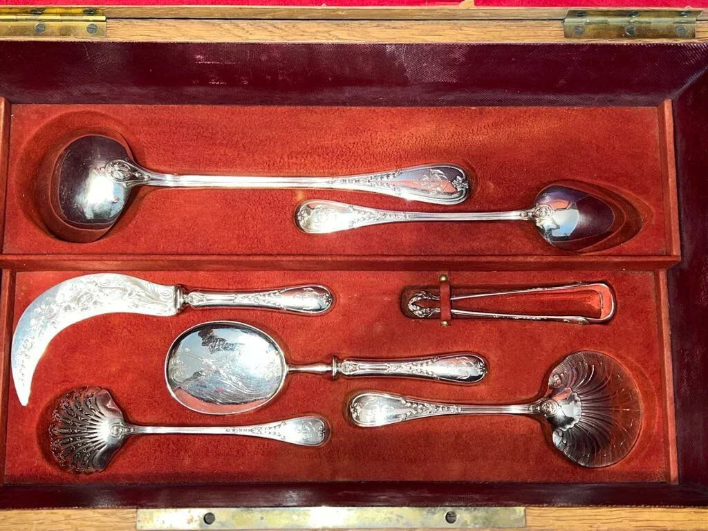 E. PUIFORCAT – IMPORTANTE MÉNAGÈRE EN ARGENT MASSIF