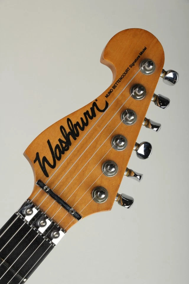 Washburn N4 – Signature Nuno Bettencourt