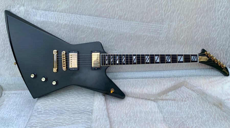 GIBSON EXPLORER "STEALTH" – Guitar Of The Month (Mars 2008)